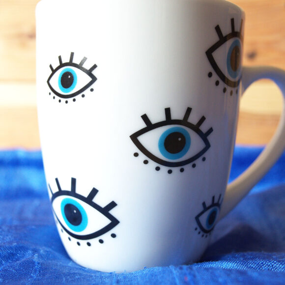 All eyes on you - Porcelain Mug